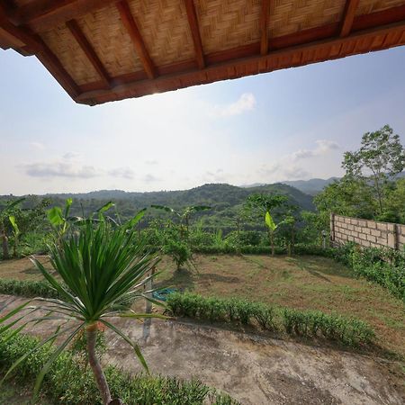 Ayu Hill Bungalows Toyapakeh Exterior foto